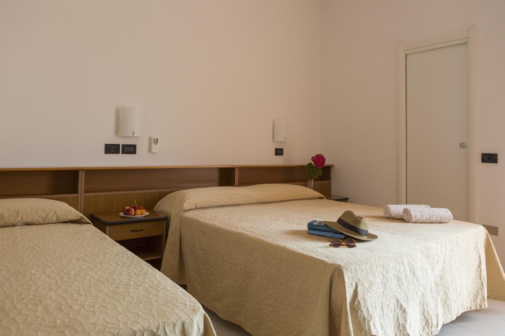 Hotel Villa Tosi Беллария-Иджеа-Марина Экстерьер фото