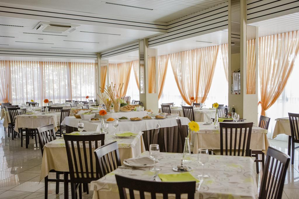 Hotel Villa Tosi Беллария-Иджеа-Марина Экстерьер фото
